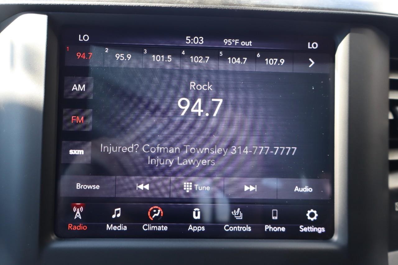 Ram 1500 Vehicle Full-screen Gallery Image 17