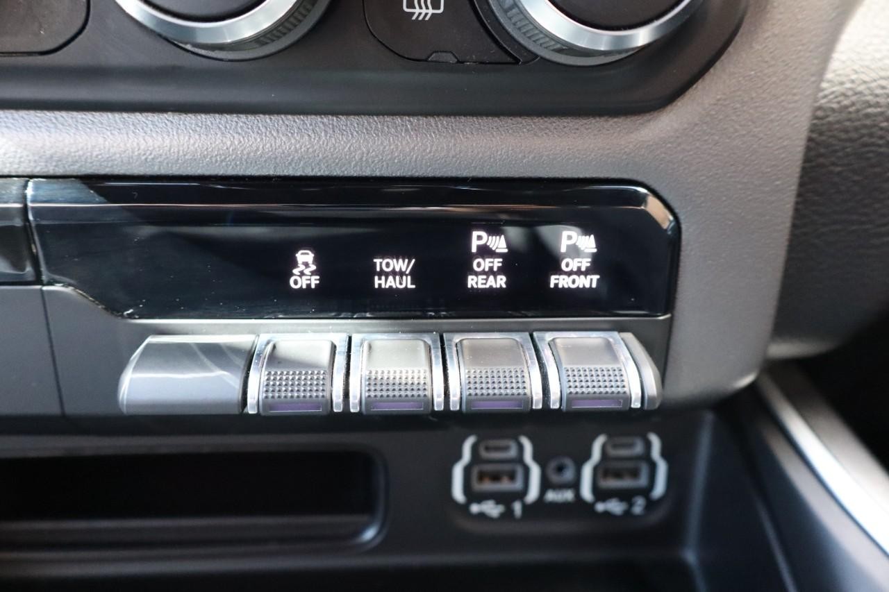 Ram 1500 Vehicle Full-screen Gallery Image 20
