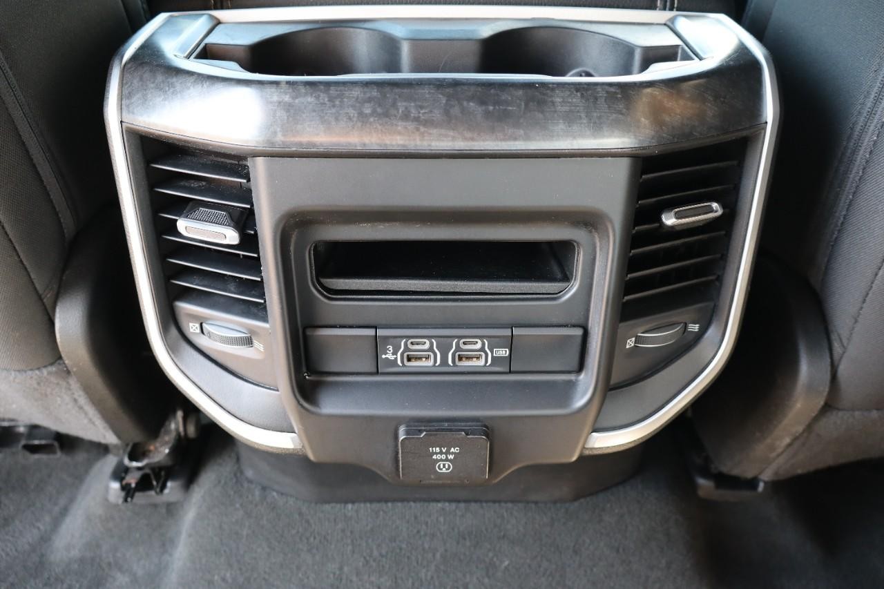 Ram 1500 Vehicle Full-screen Gallery Image 24