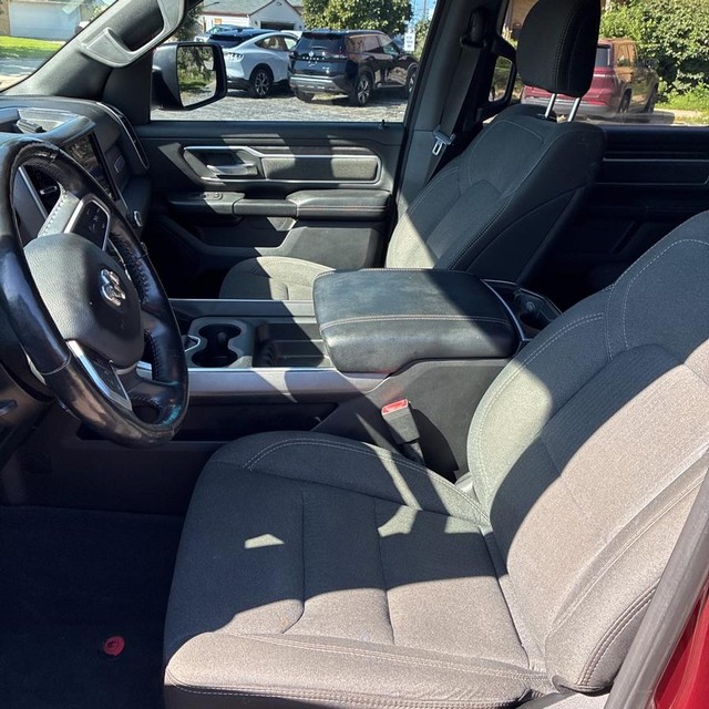 Ram 1500 Vehicle Full-screen Gallery Image 11