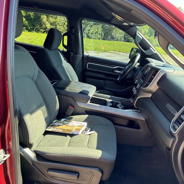 Ram 1500 Vehicle Full-screen Gallery Image 12