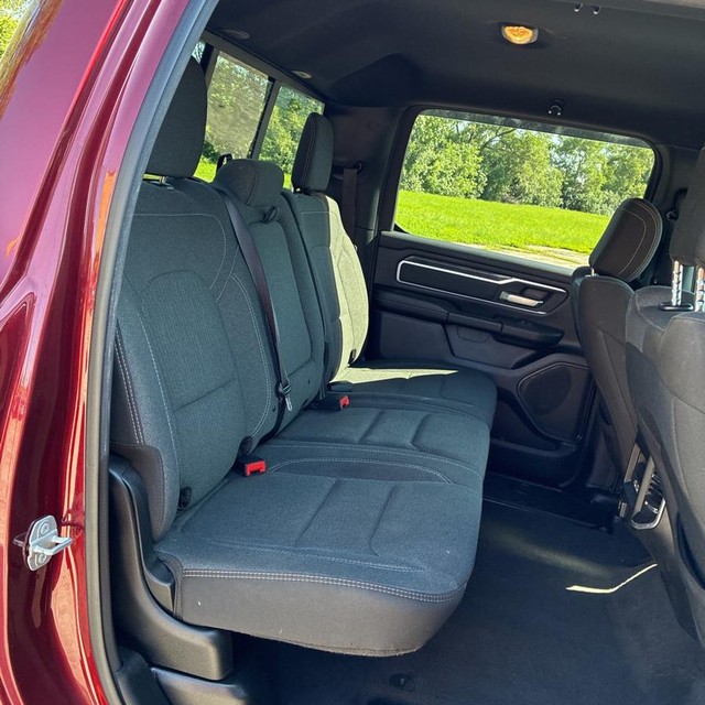 Ram 1500 Vehicle Full-screen Gallery Image 14