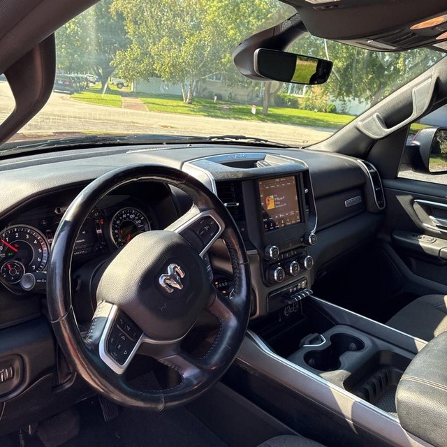Ram 1500 Vehicle Full-screen Gallery Image 15