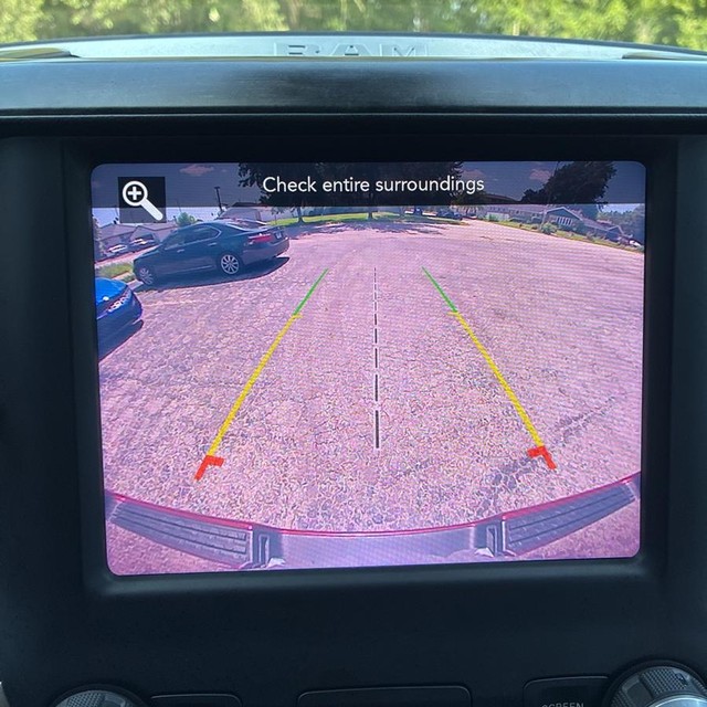 Ram 1500 Vehicle Full-screen Gallery Image 17