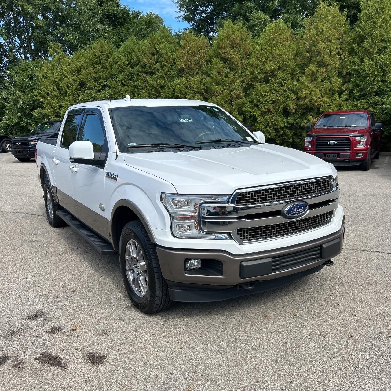 Ford F-150 Vehicle Full-screen Gallery Image 6