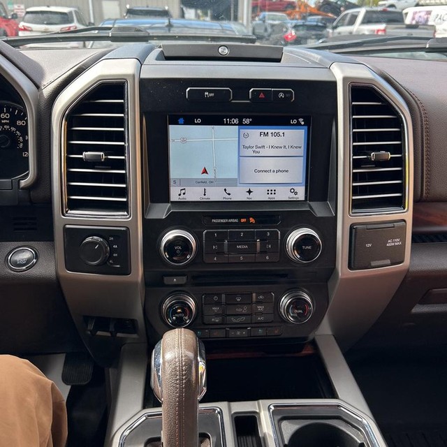 Ford F-150 Vehicle Full-screen Gallery Image 16