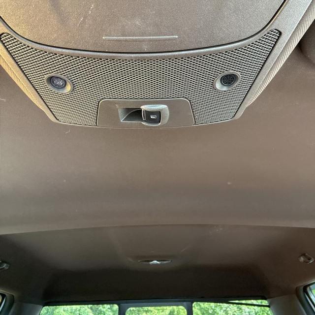 Ford F-150 Vehicle Full-screen Gallery Image 19