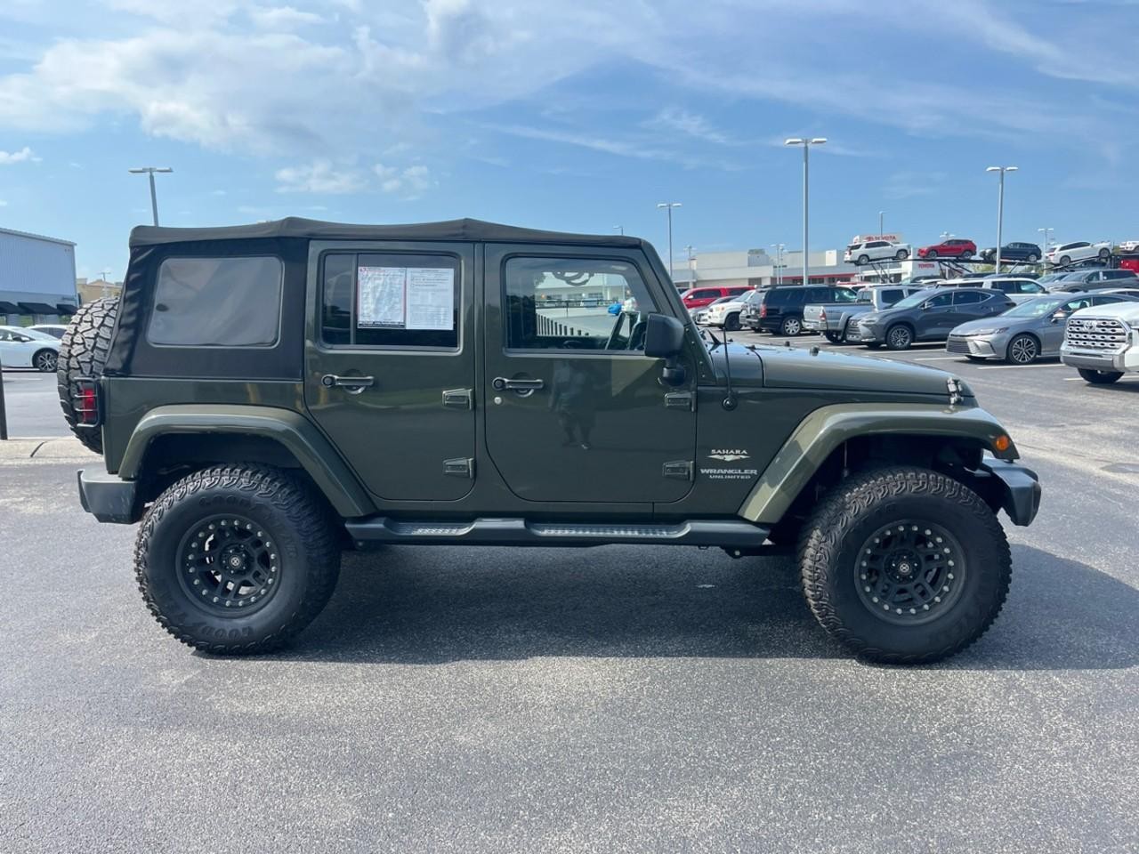 Jeep Wrangler Unlimited Vehicle Full-screen Gallery Image 4