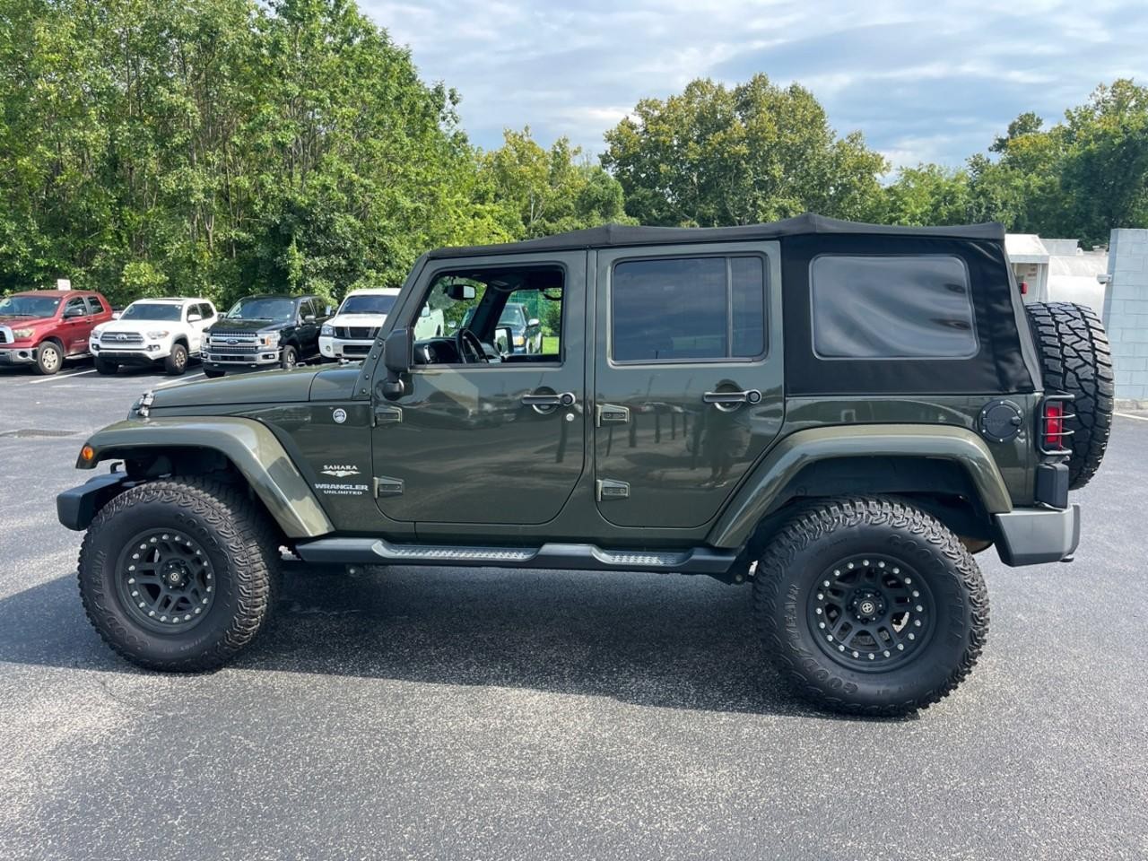Jeep Wrangler Unlimited Vehicle Full-screen Gallery Image 8