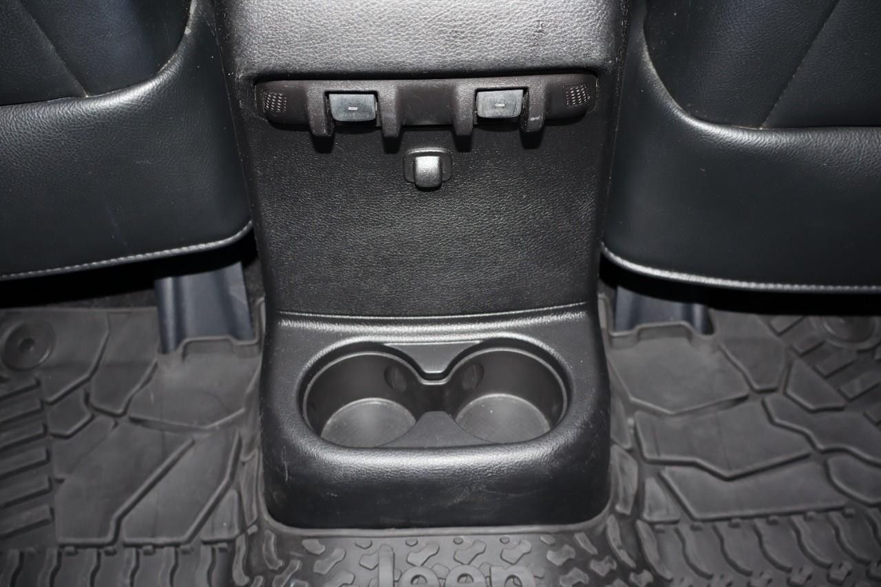 Jeep Wrangler Unlimited Vehicle Full-screen Gallery Image 20