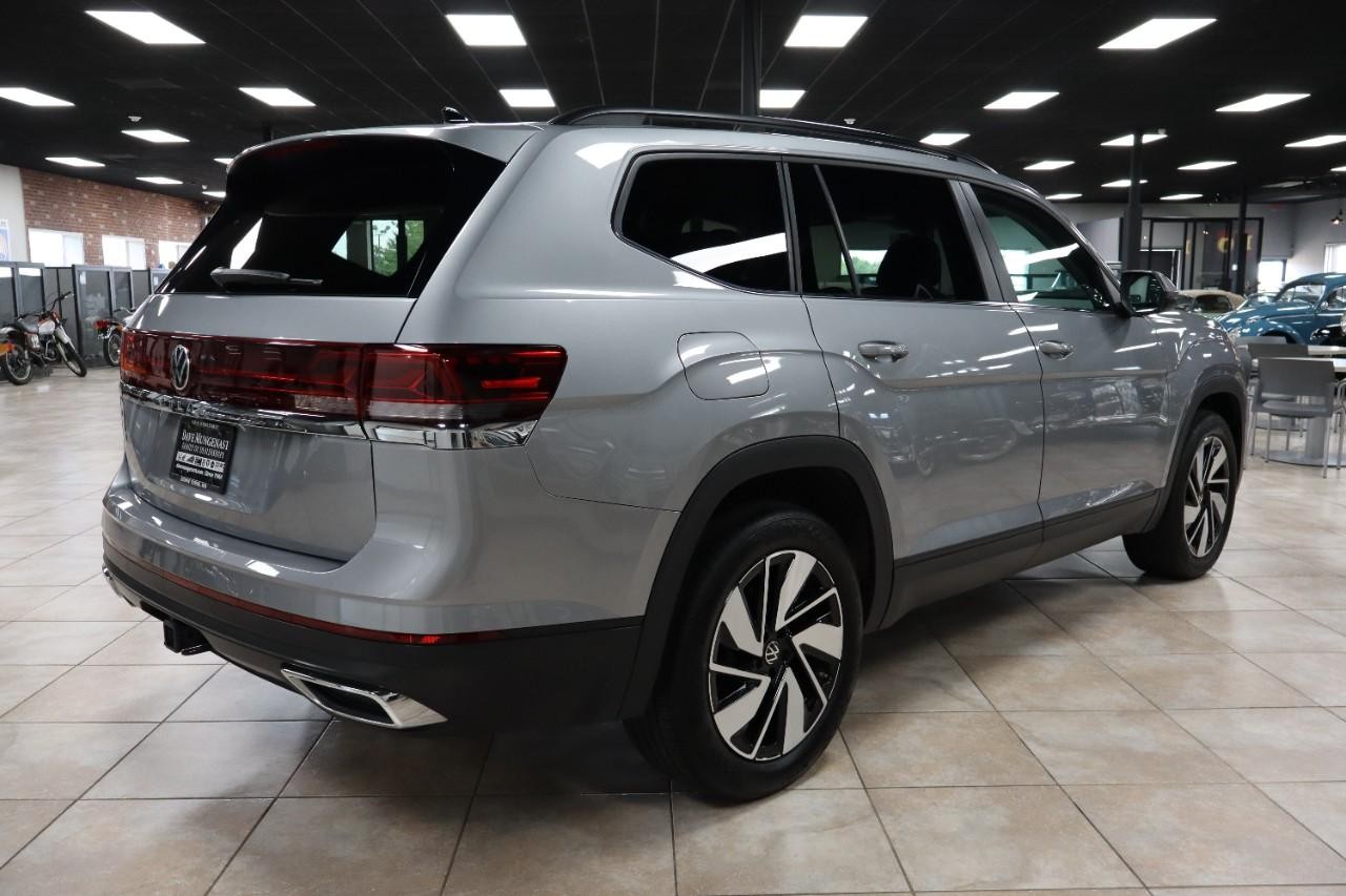 Volkswagen Atlas Vehicle Full-screen Gallery Image 5