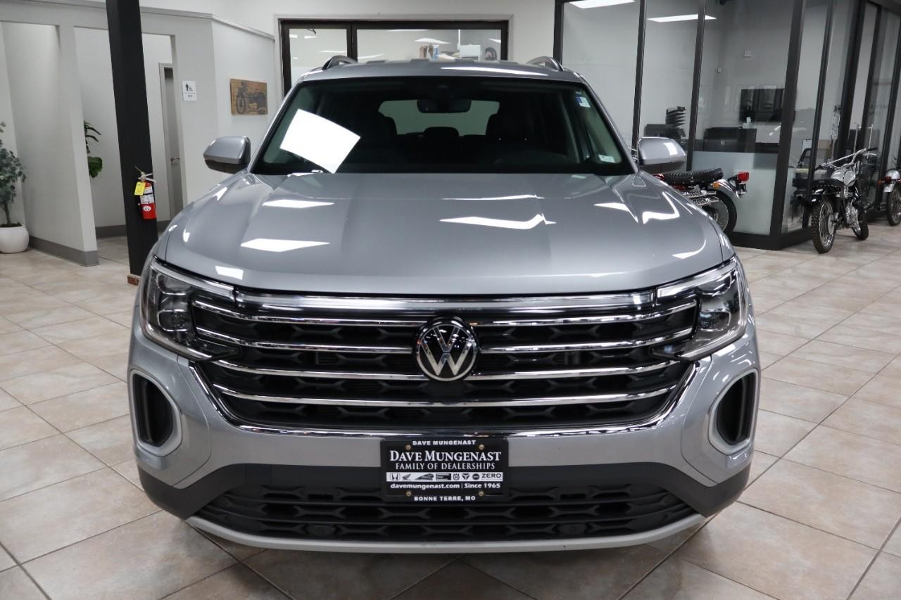 Volkswagen Atlas Vehicle Full-screen Gallery Image 8