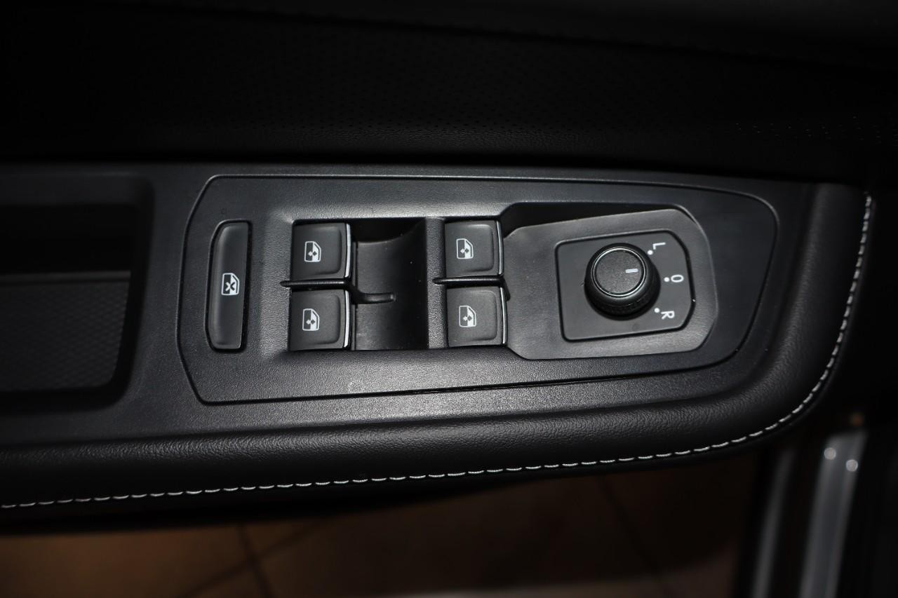 Volkswagen Atlas Vehicle Full-screen Gallery Image 11