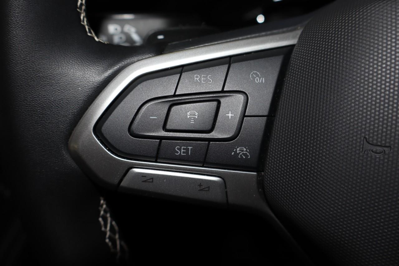 Volkswagen Atlas Vehicle Full-screen Gallery Image 16