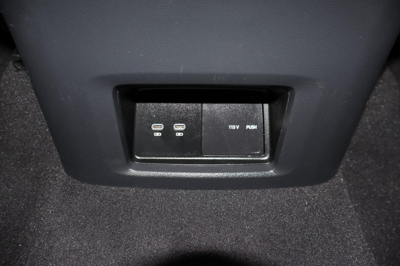 Volkswagen Atlas Vehicle Full-screen Gallery Image 26
