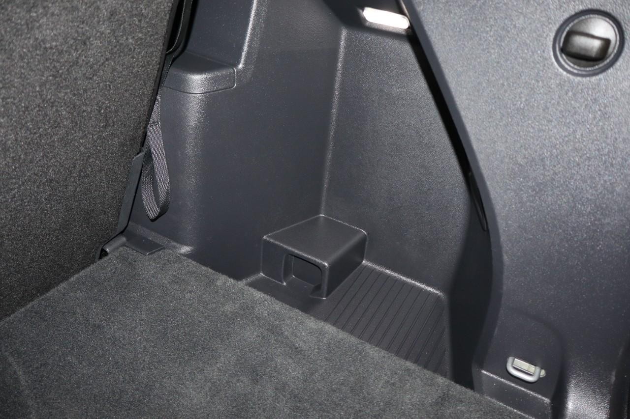 Volkswagen Atlas Vehicle Full-screen Gallery Image 30