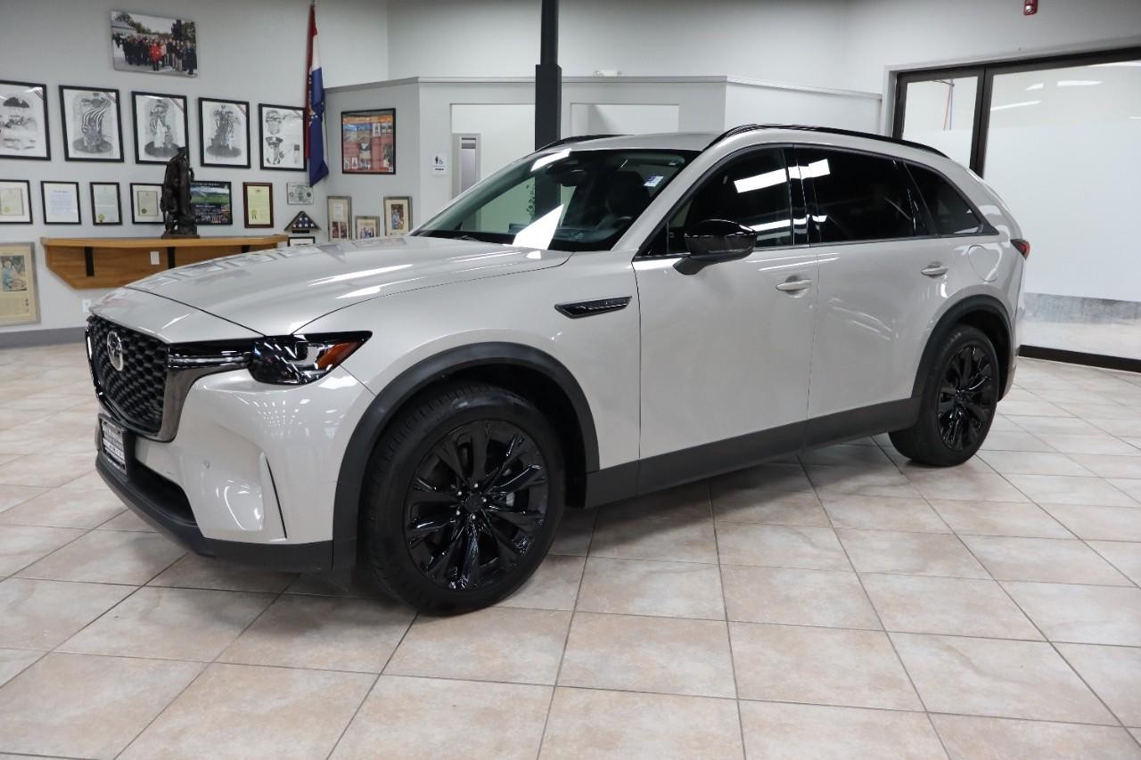 Mazda CX-90 Vehicle Full-screen Gallery Image 2