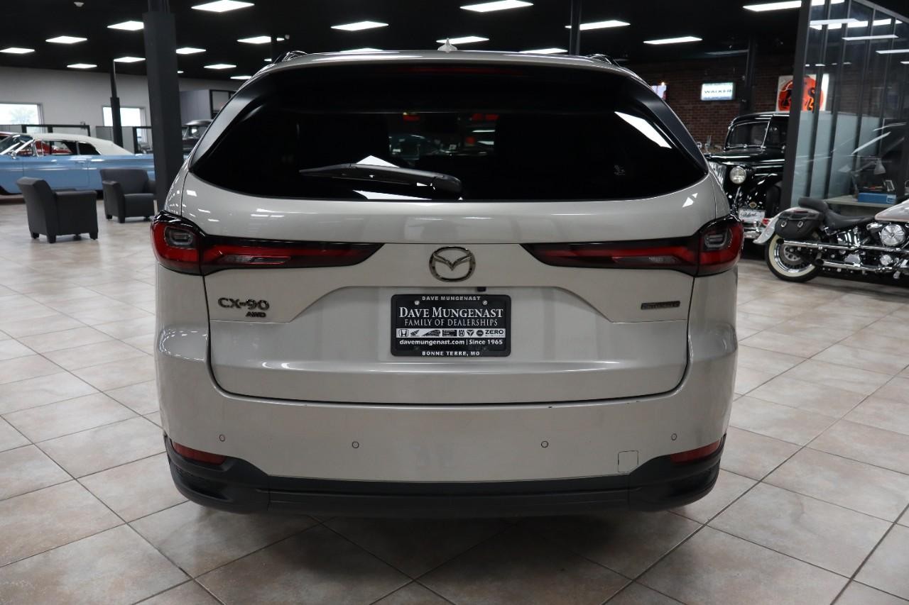 Mazda CX-90 Vehicle Full-screen Gallery Image 5