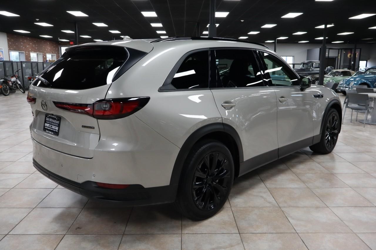Mazda CX-90 Vehicle Full-screen Gallery Image 6