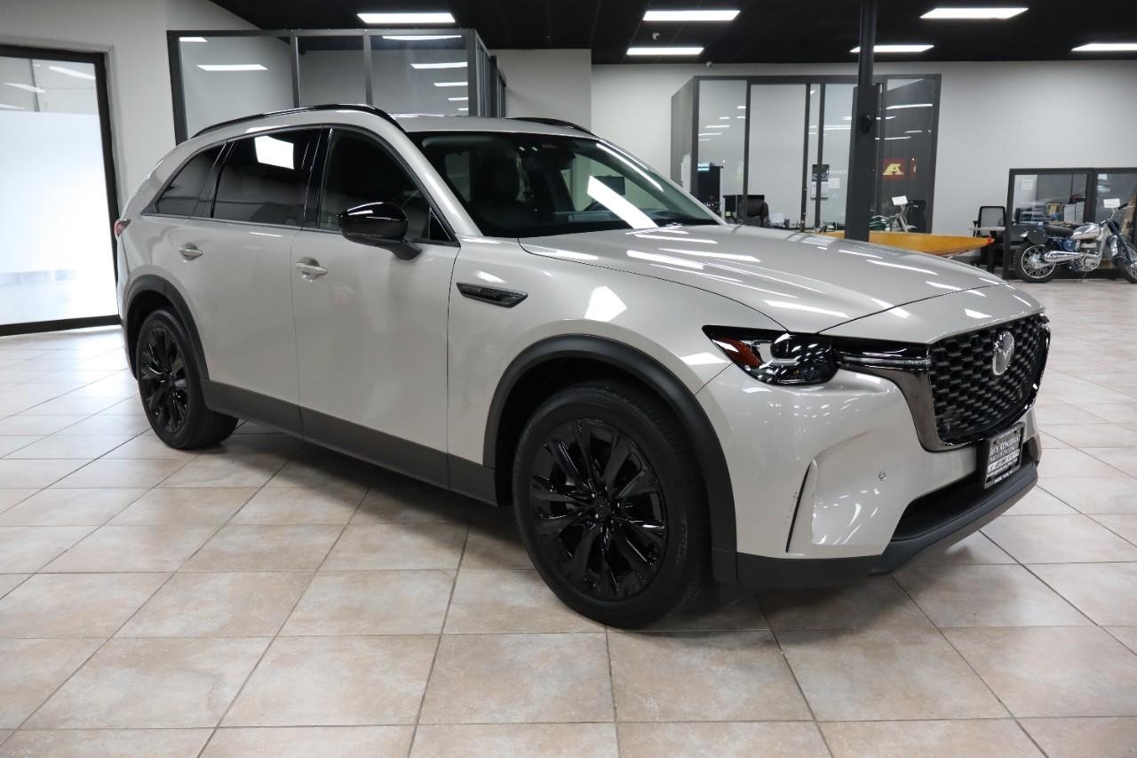 Mazda CX-90 Vehicle Full-screen Gallery Image 8