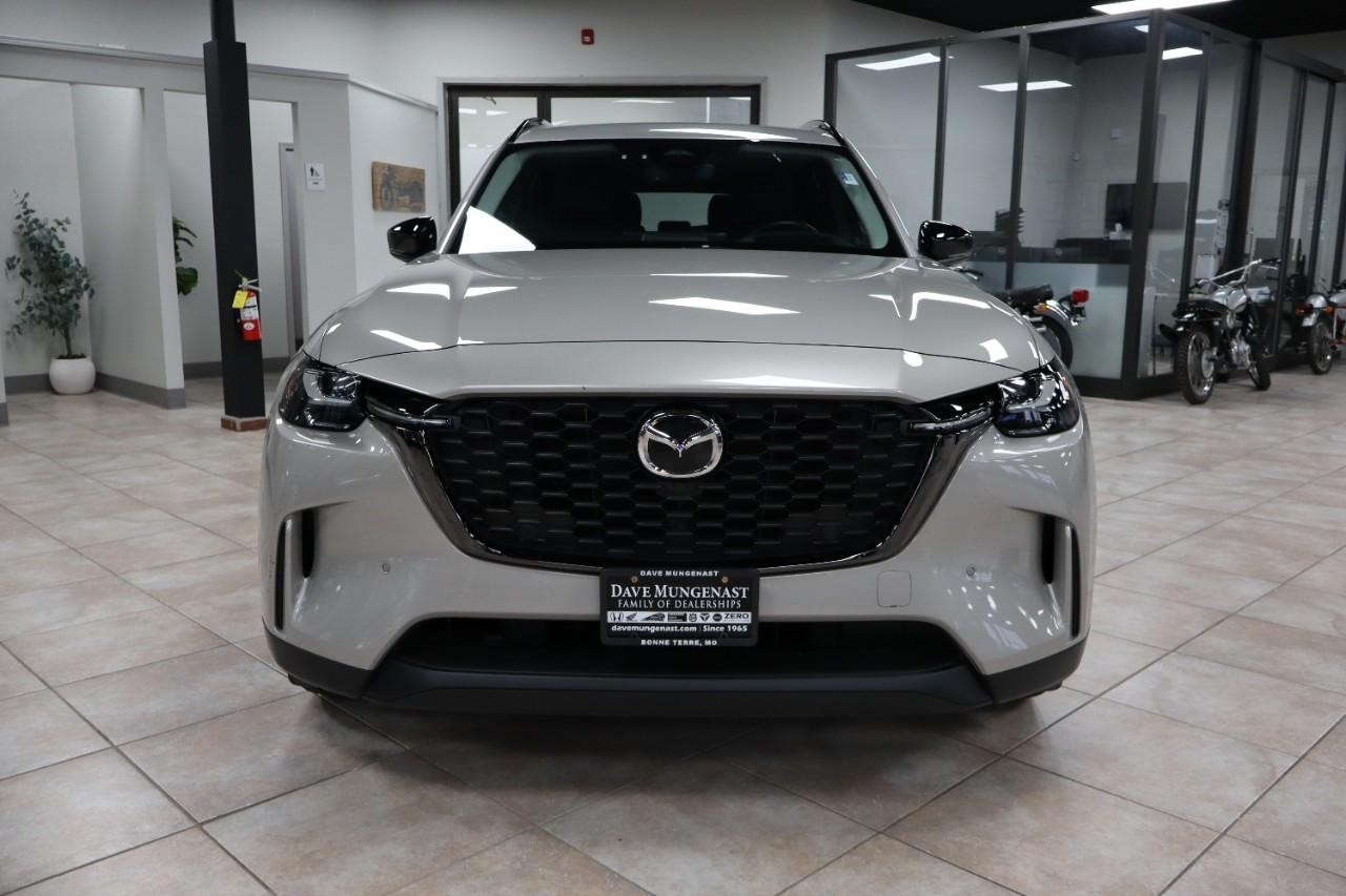Mazda CX-90 Vehicle Full-screen Gallery Image 9