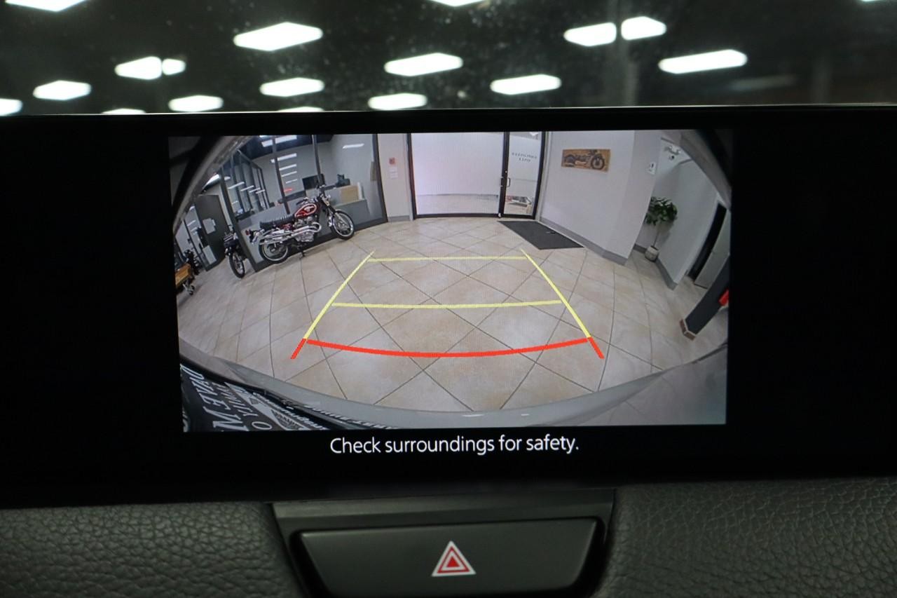 Mazda CX-90 Vehicle Full-screen Gallery Image 18
