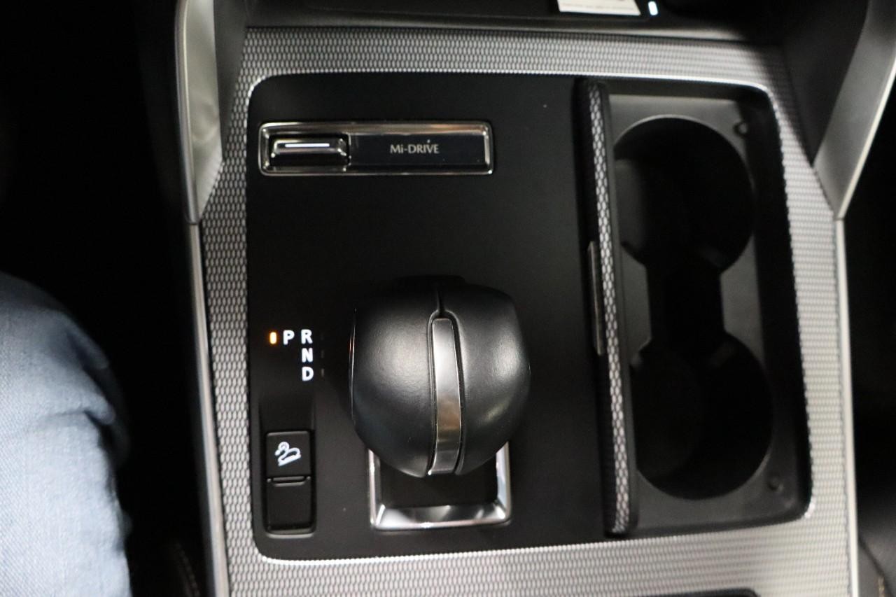 Mazda CX-90 Vehicle Full-screen Gallery Image 20