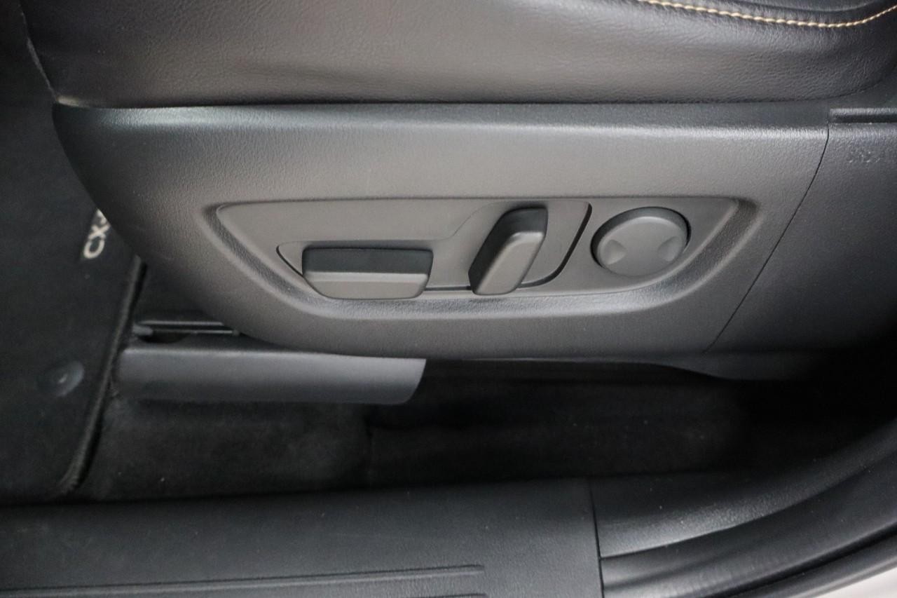 Mazda CX-90 Vehicle Full-screen Gallery Image 23