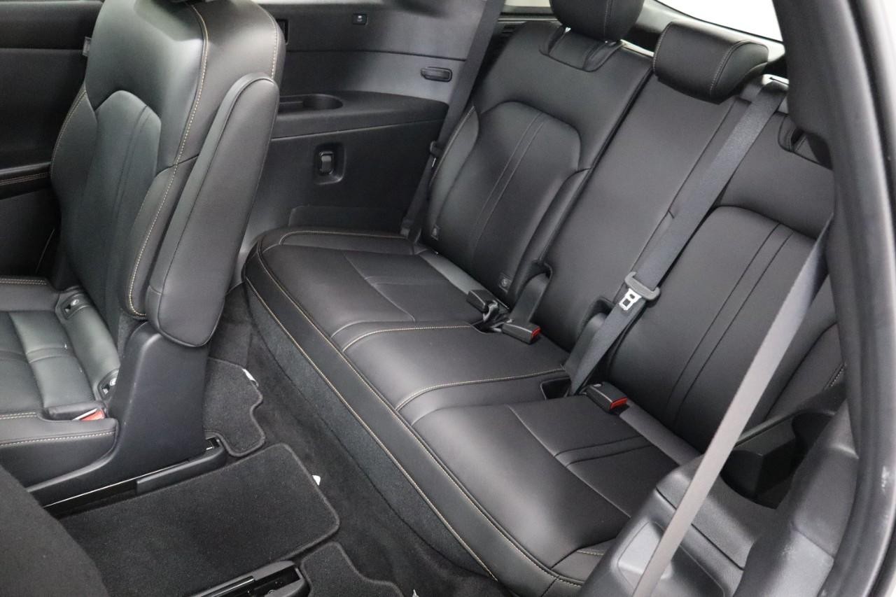 Mazda CX-90 Vehicle Full-screen Gallery Image 27