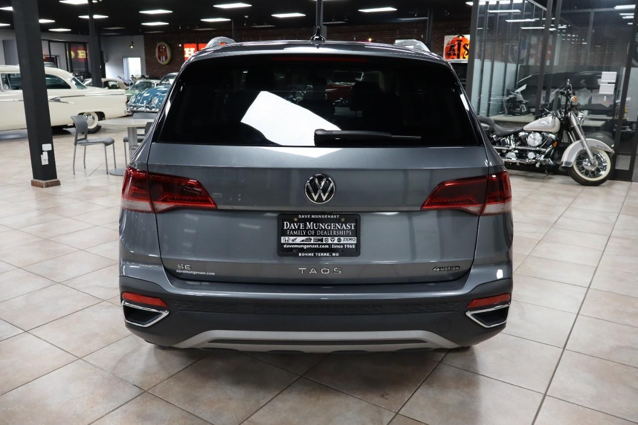 Volkswagen Taos Vehicle Full-screen Gallery Image 4