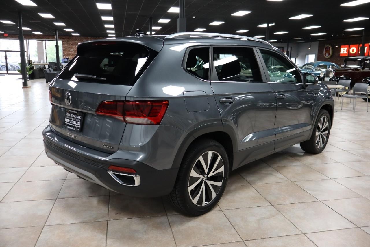 Volkswagen Taos Vehicle Full-screen Gallery Image 5