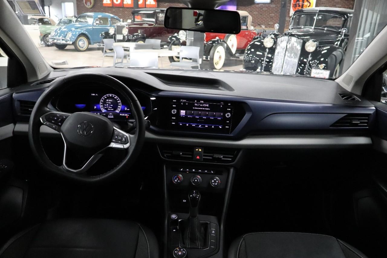 Volkswagen Taos Vehicle Full-screen Gallery Image 10