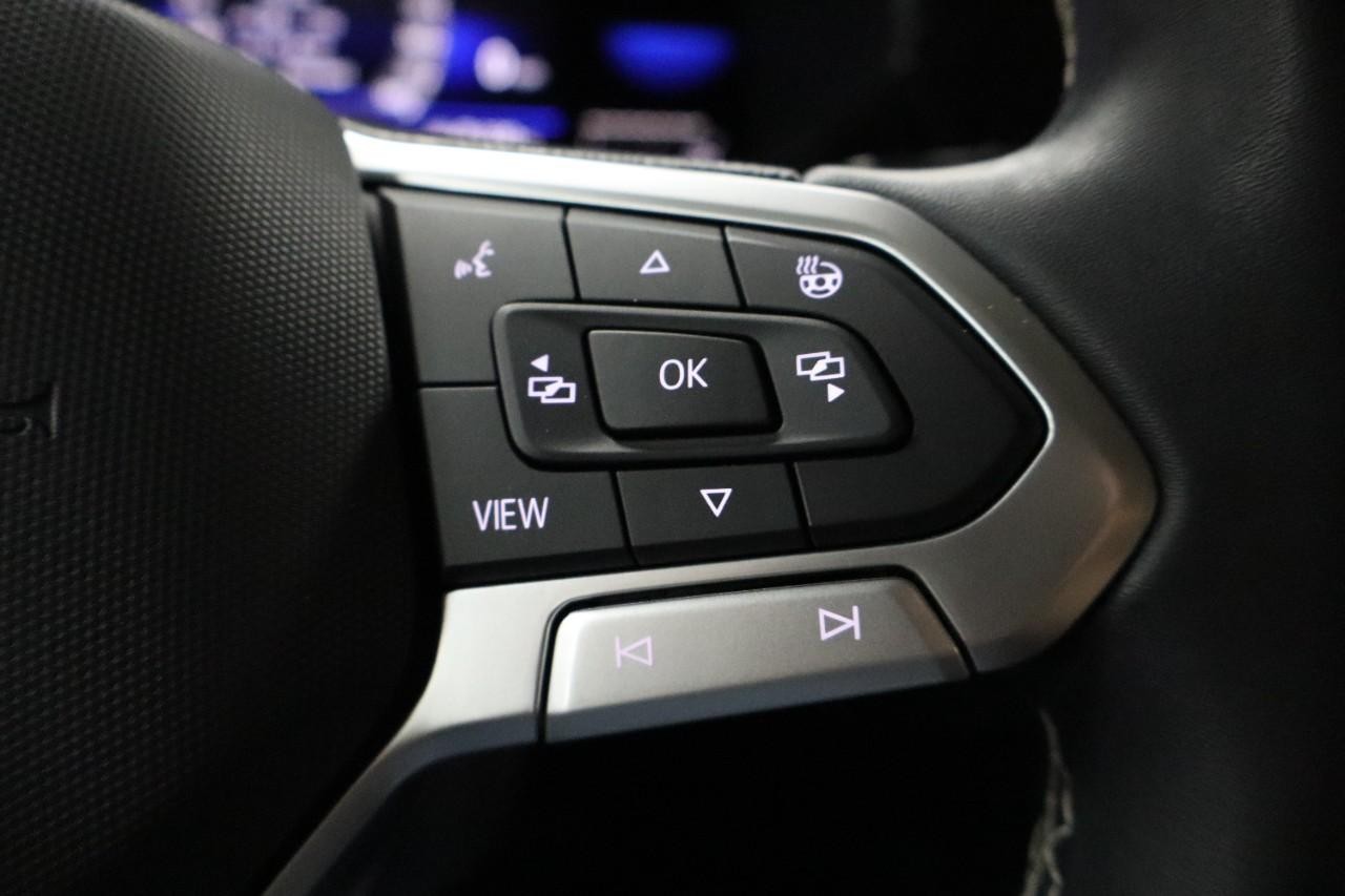 Volkswagen Taos Vehicle Full-screen Gallery Image 13