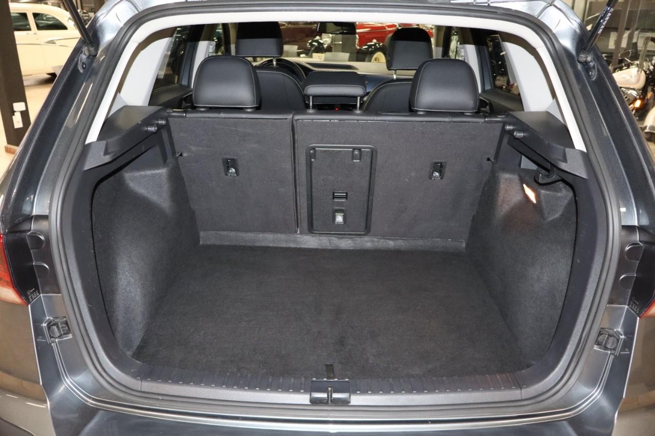 Volkswagen Taos Vehicle Full-screen Gallery Image 22