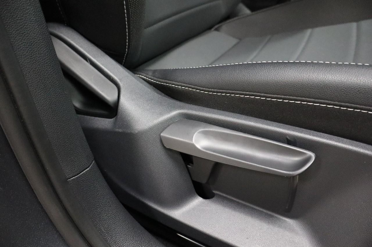 Volkswagen Taos Vehicle Full-screen Gallery Image 25