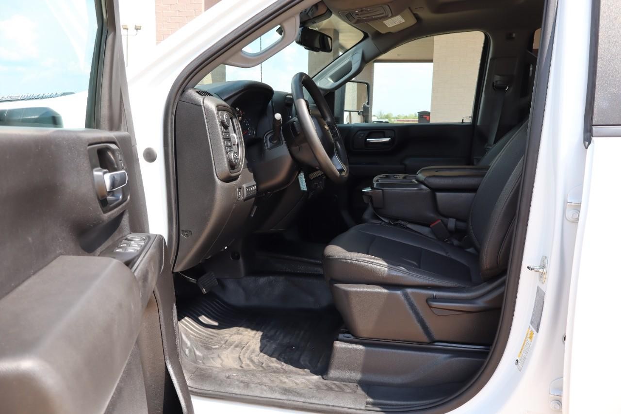 Chevrolet Silverado 3500HD Vehicle Full-screen Gallery Image 09
