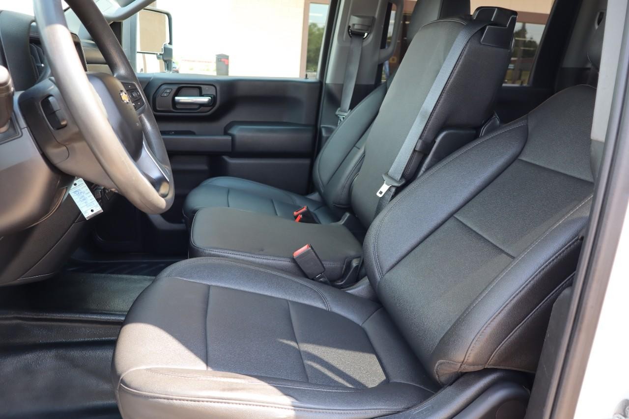 Chevrolet Silverado 3500HD Vehicle Full-screen Gallery Image 10