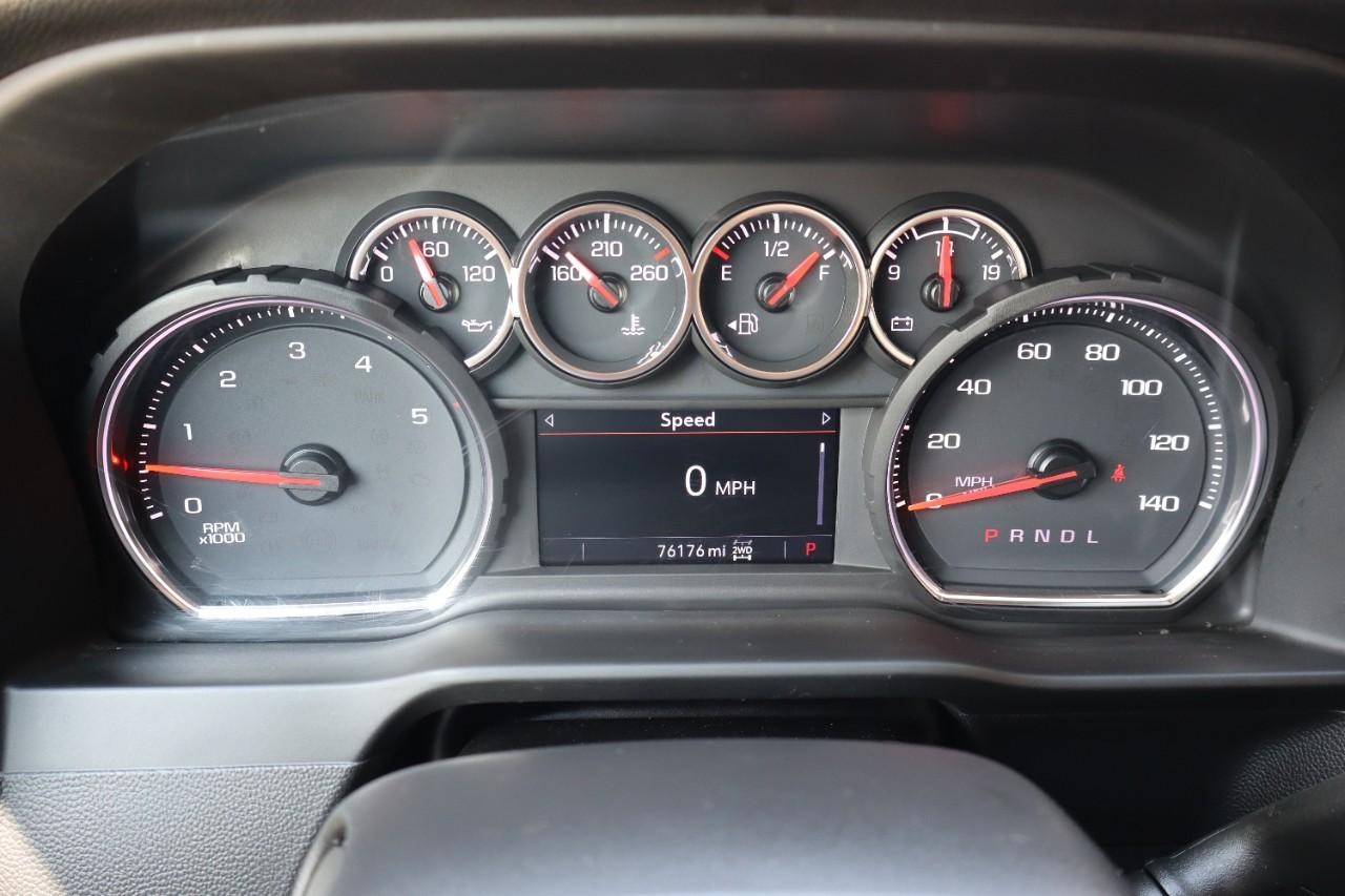 Chevrolet Silverado 3500HD Vehicle Full-screen Gallery Image 18