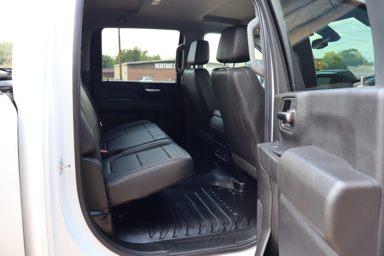 Chevrolet Silverado 3500HD Vehicle Full-screen Gallery Image 28