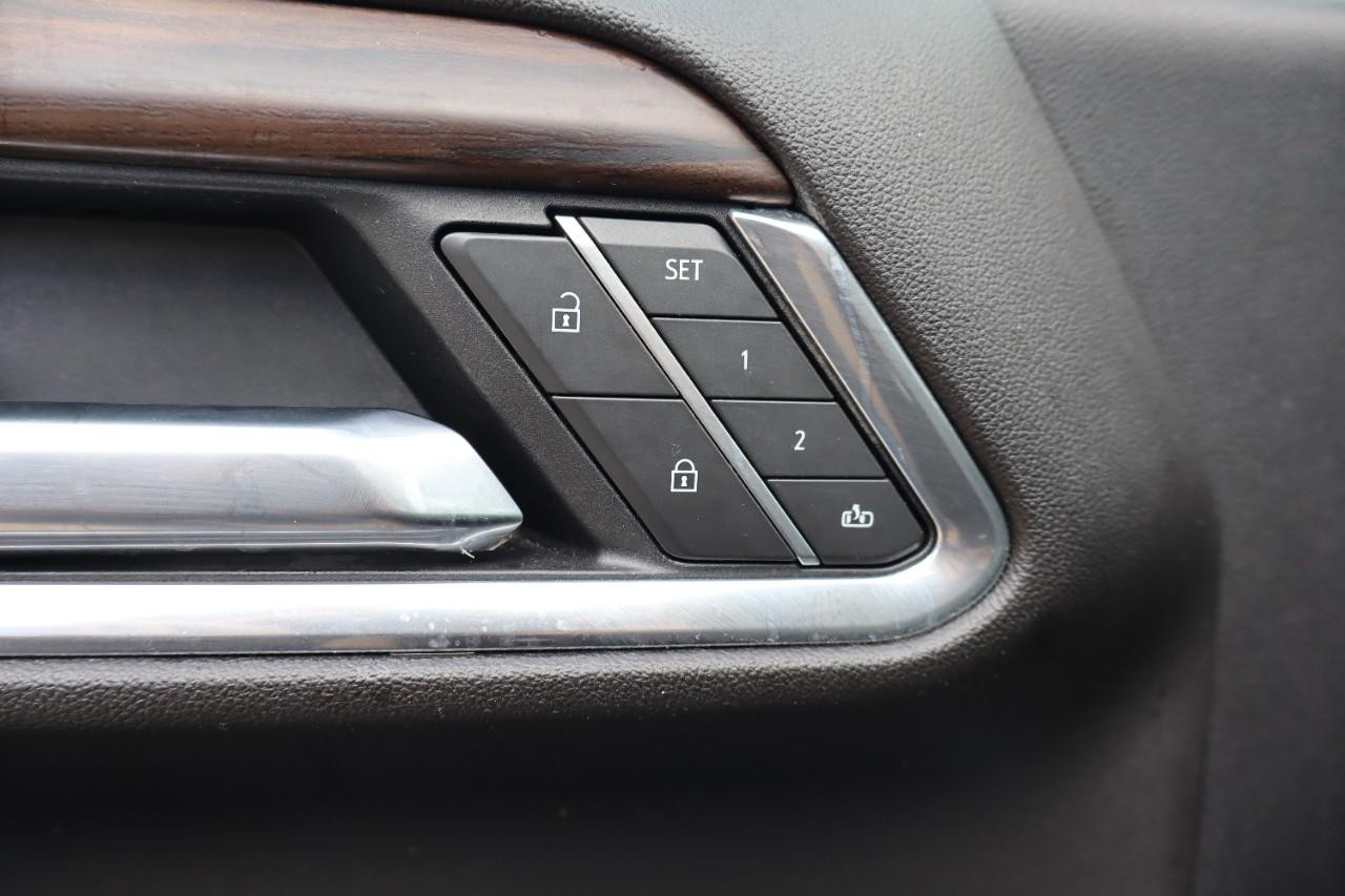 GMC Sierra 1500 Vehicle Full-screen Gallery Image 11
