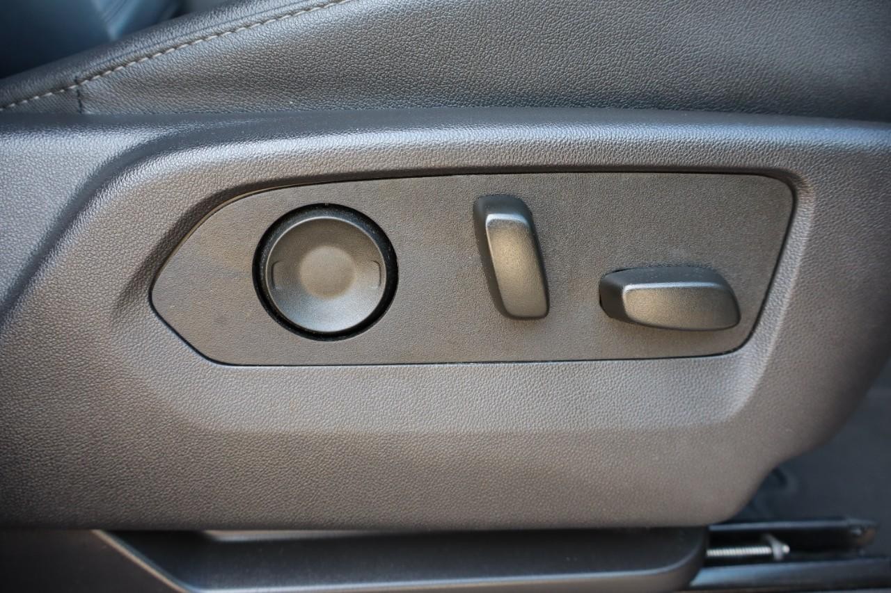 GMC Sierra 1500 Vehicle Full-screen Gallery Image 35