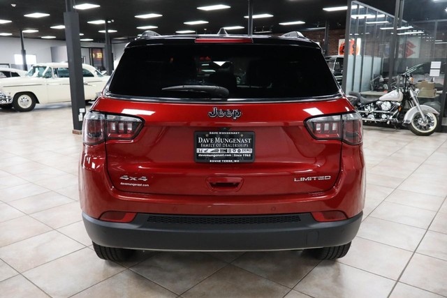 Jeep Compass Vehicle Full-screen Gallery Image 4
