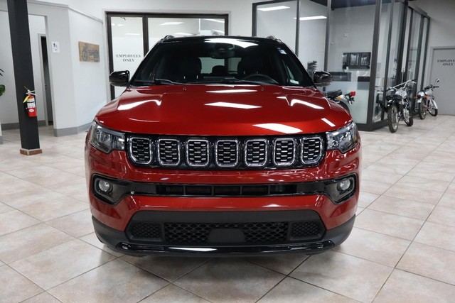 Jeep Compass Vehicle Full-screen Gallery Image 8