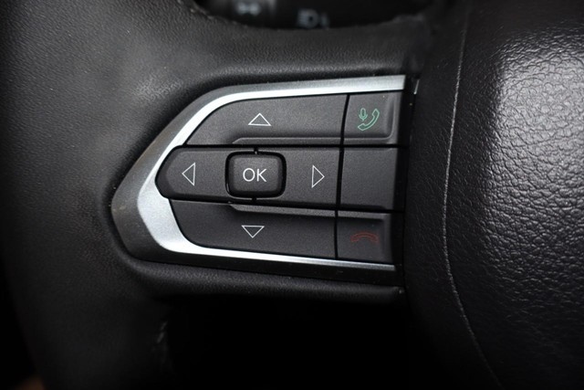 Jeep Compass Vehicle Full-screen Gallery Image 13