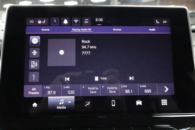 Jeep Compass Vehicle Full-screen Gallery Image 16