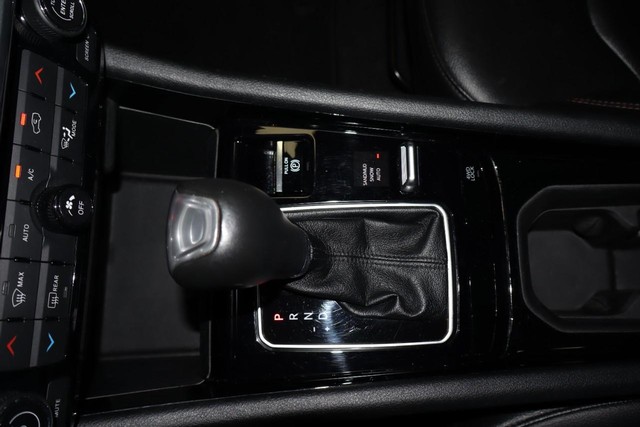 Jeep Compass Vehicle Full-screen Gallery Image 20