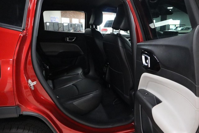 Jeep Compass Vehicle Full-screen Gallery Image 25