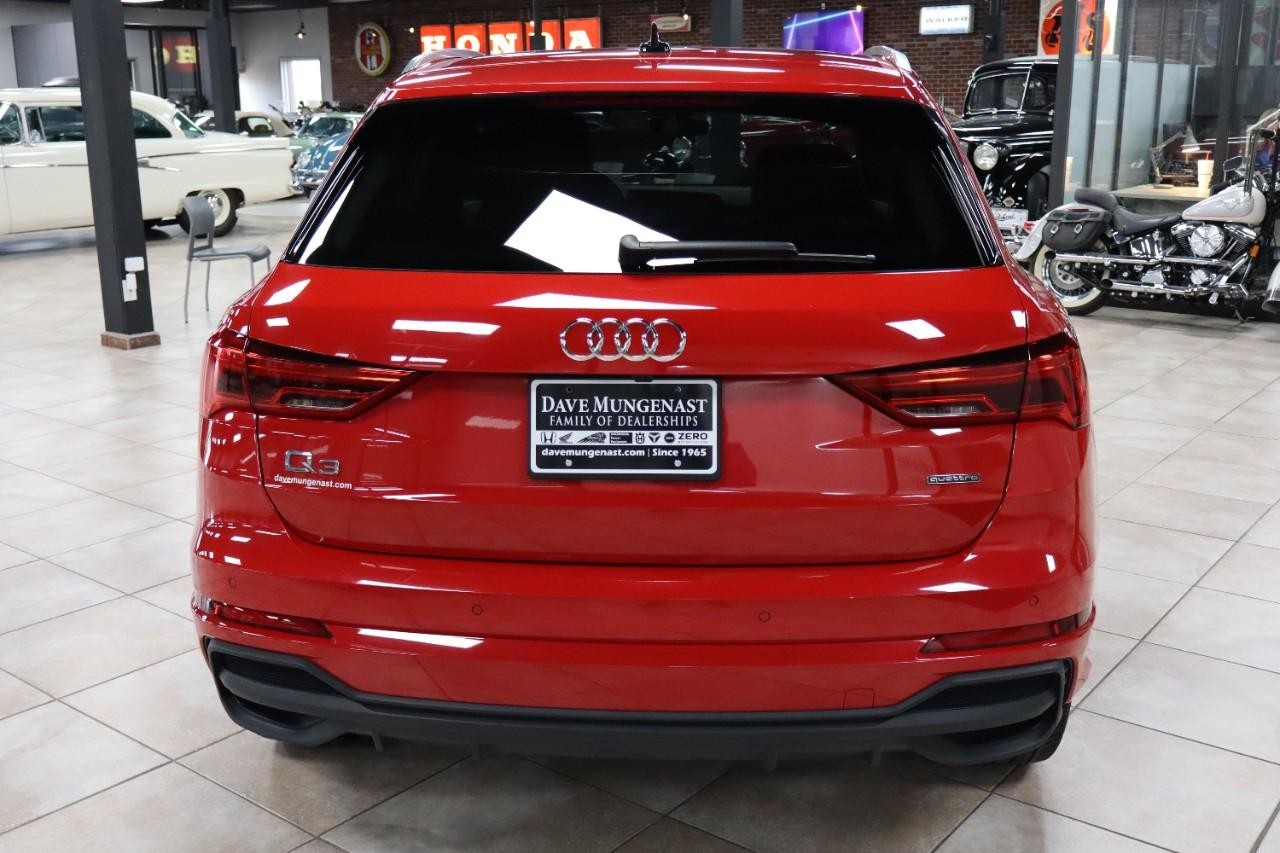 Audi Q3 Vehicle Full-screen Gallery Image 04