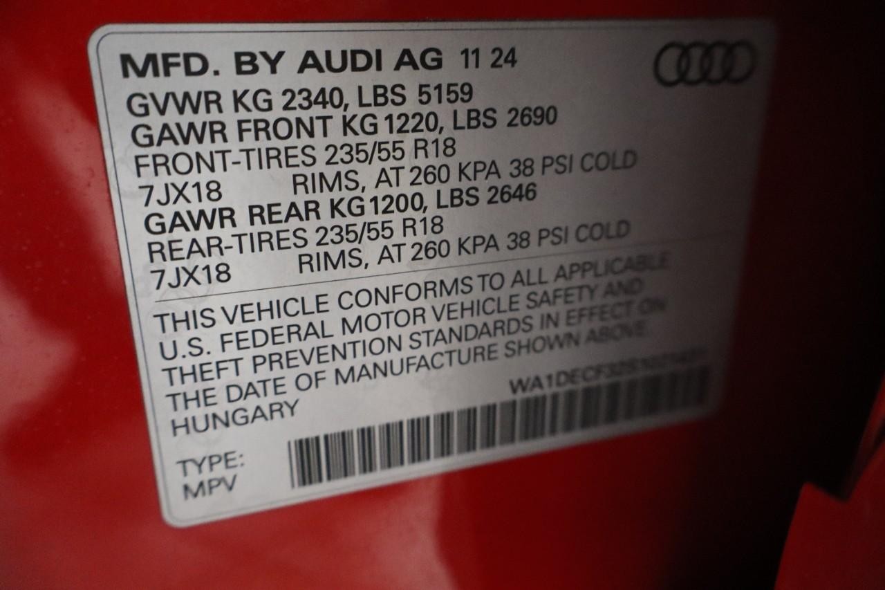 Audi Q3 Vehicle Full-screen Gallery Image 25