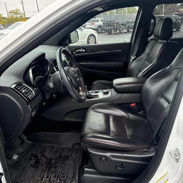 Jeep Grand Cherokee Vehicle Full-screen Gallery Image 9